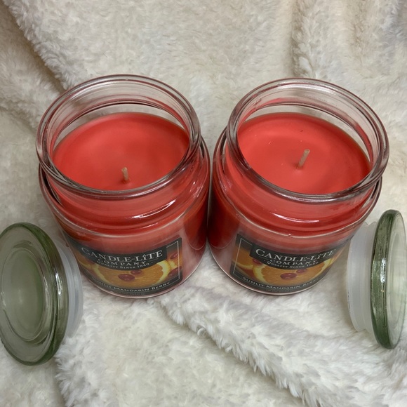 🆕Candle-Lite Mandarin Berry Glass Jar Candle 18oz - Picture 6 of 6